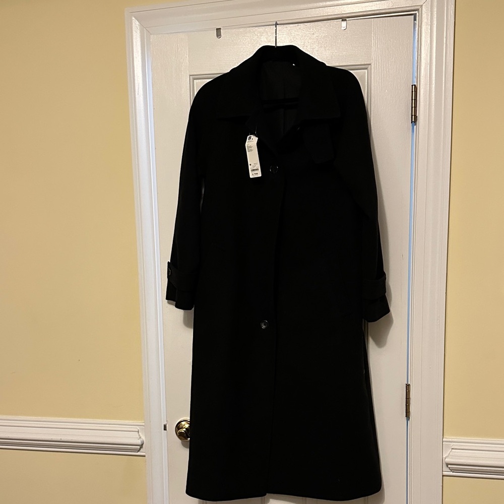 GU    Classic Black Long Coat